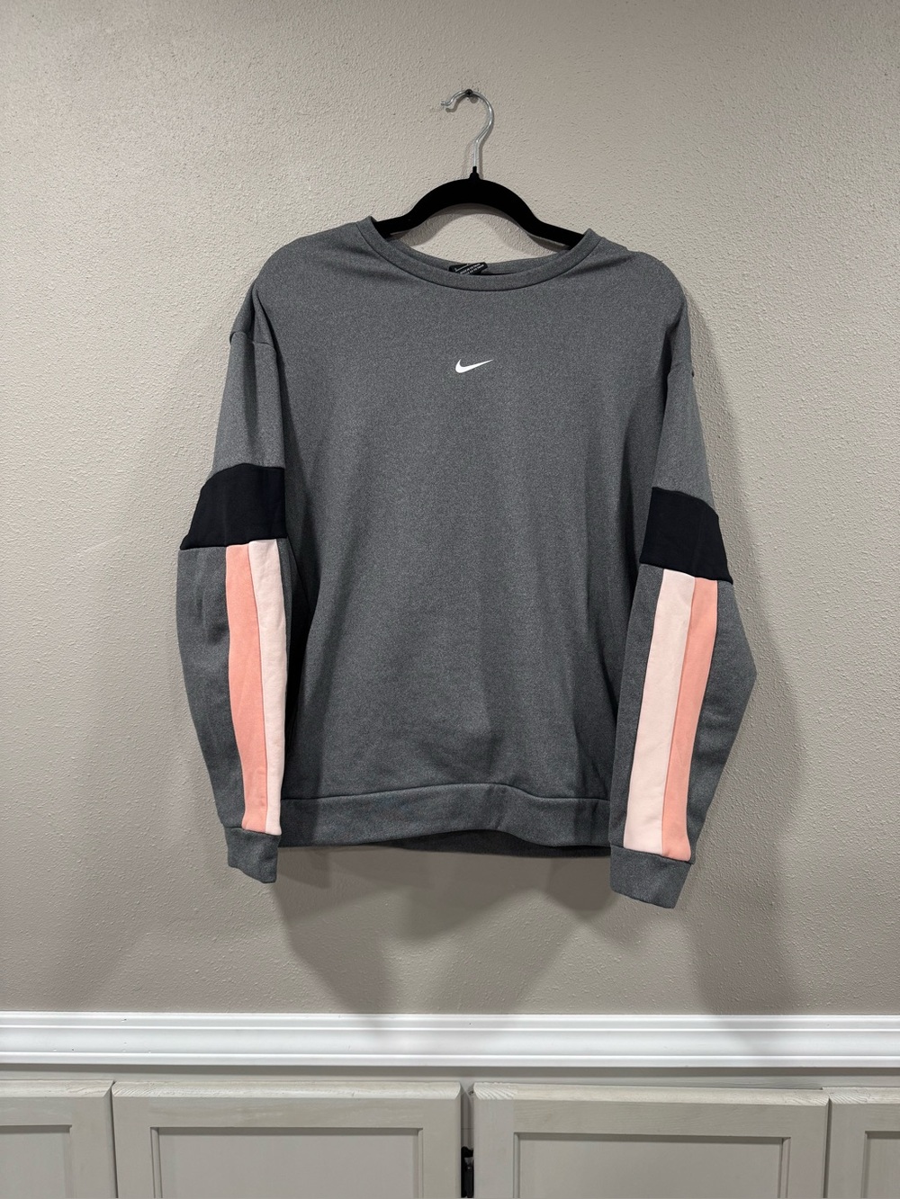 Nike Therma Crewneck Gray and Peach